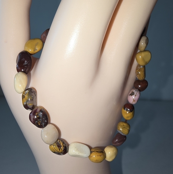 🐰SALE🥳 Mookaite Bracelet - Picture 3 of 8